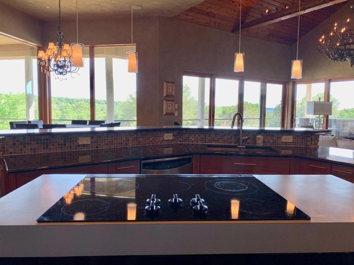 Scenic Hill Country Retreat - Rhino Ranch Villa New Braunfels Buitenkant foto