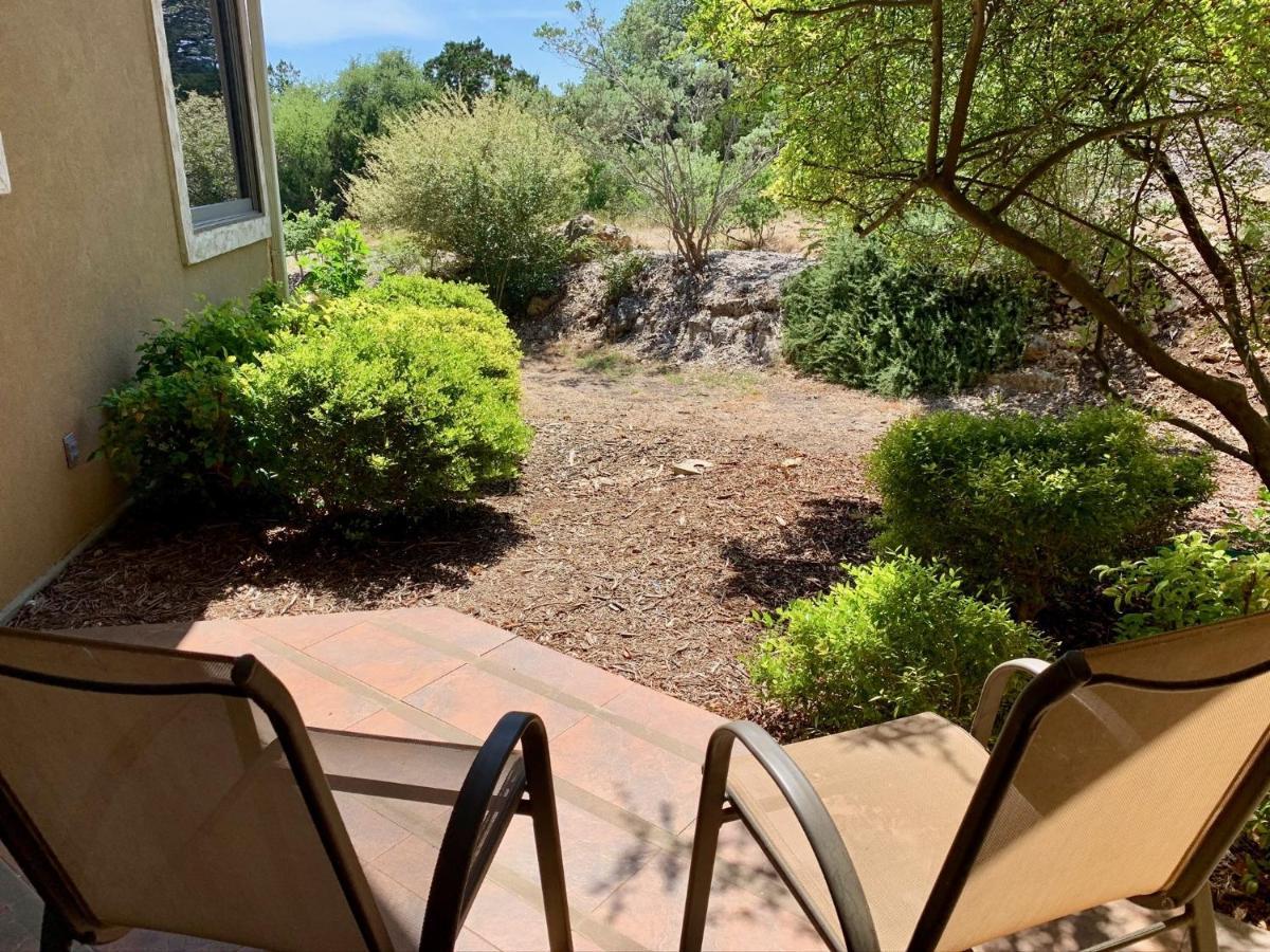 Scenic Hill Country Retreat - Rhino Ranch Villa New Braunfels Buitenkant foto