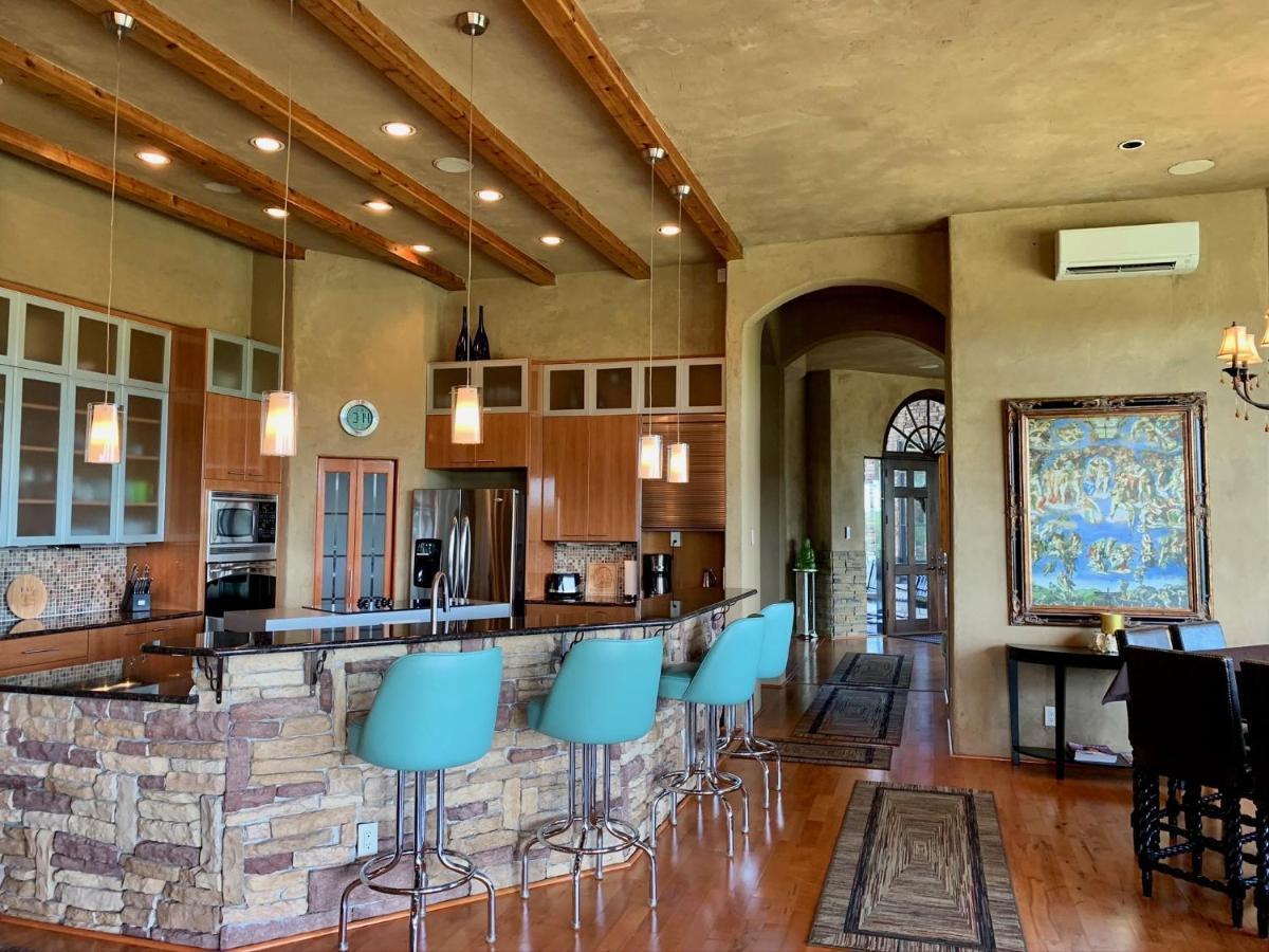 Scenic Hill Country Retreat - Rhino Ranch Villa New Braunfels Buitenkant foto